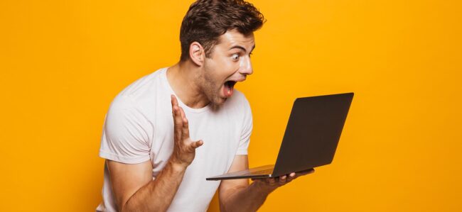 casa de apuestas hombre festeja